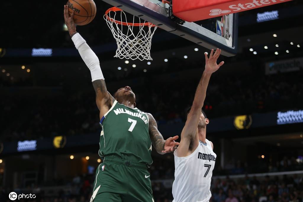 杰克逊24+9莫兰特17+10 字母哥缺阵灰熊大胜雄鹿